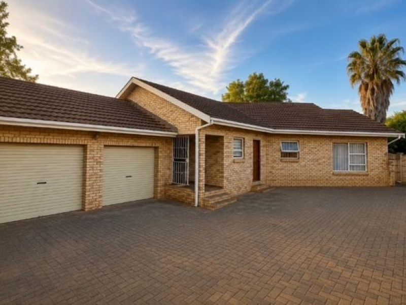 Private Panhandle Stand in Prestigious Universitas Ridge - Photo 1