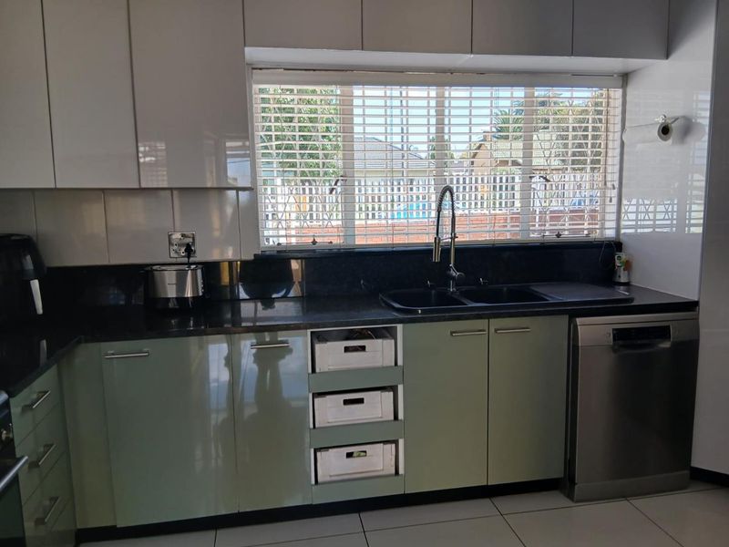 Lovely Family Home with Flat for sale - Photo 8