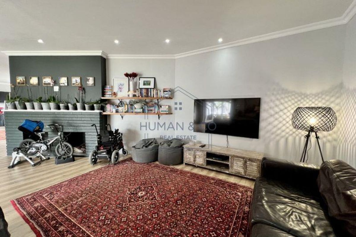NEWLY RENOVATED FAMILY HOME IN MEERSIG - Photo 3