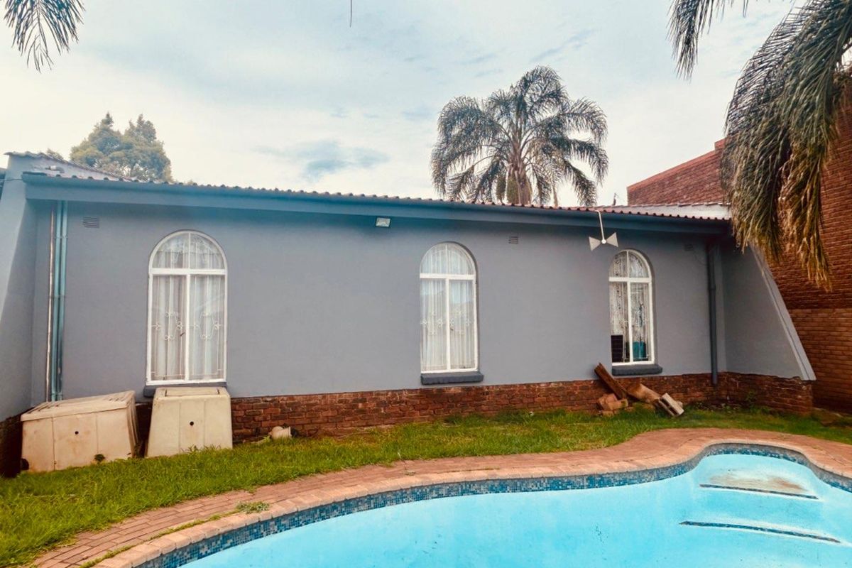4 bedroom house fro sale in Vryheid - Photo 4