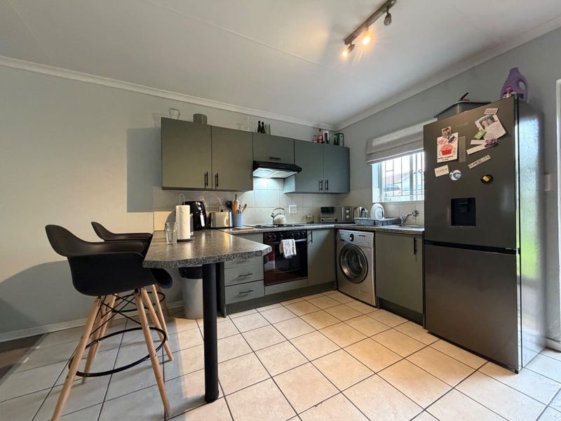 Modern Townhouse for Sale in Greenstone Hill, Edenvale - Photo 7
