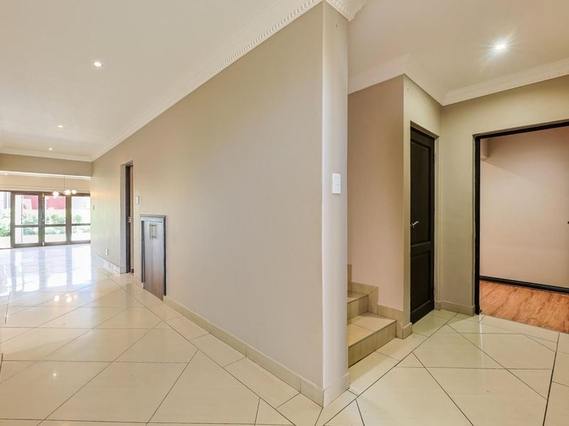 This grand 5-bedroom, 4.5-bathroom home redefines spacious, luxurious living. - Photo 7