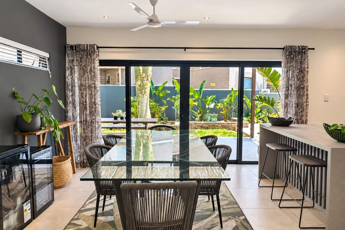 Modern Duplex with Private Garden and Swimming Pool - Photo 2