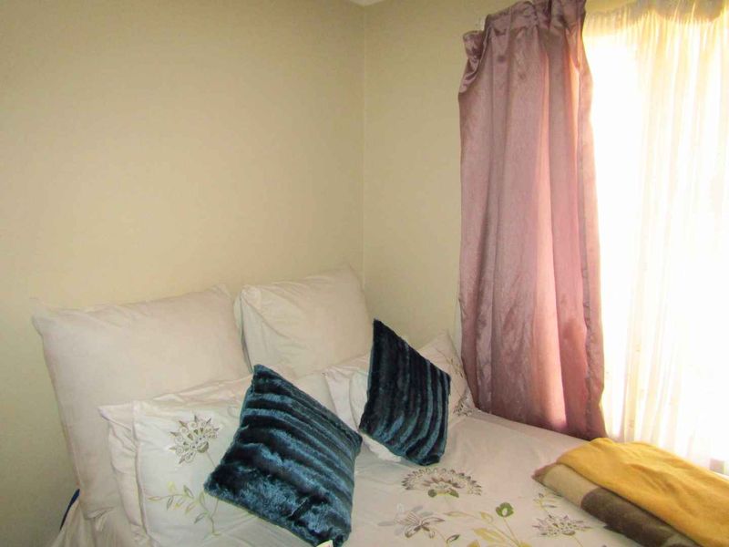 Three bedroom townhouse in Albertsdale - Photo 8