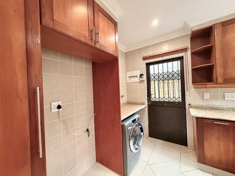 Homely 4 Bedroom House in Ballito - Photo 5