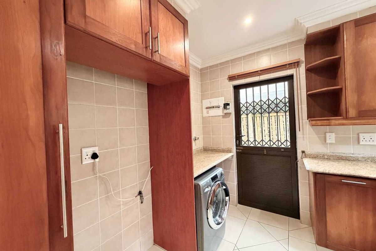 Homely 4 Bedroom House in Ballito - Photo 5