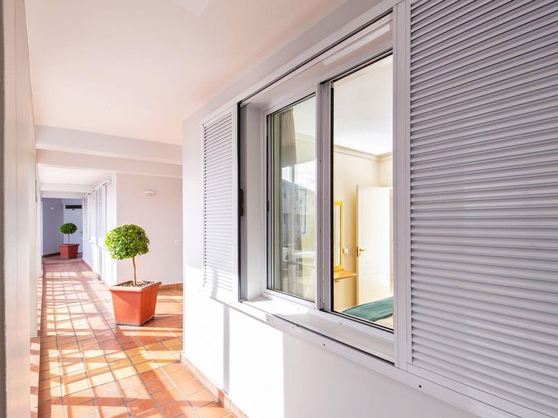 One Bedroom Apartment Situated on the Canals with 5KWatt back-up power - Photo 3