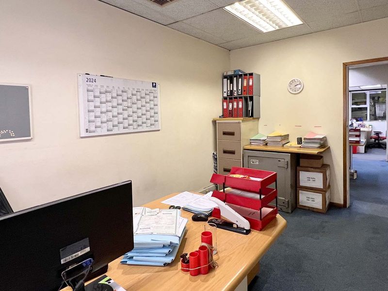 Warehouse / Factory / Offices For Sale – Redhill - Photo 10