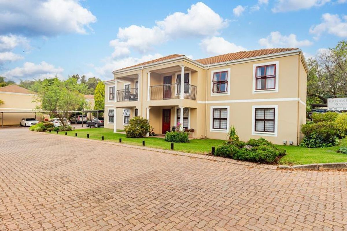 1 Bedroom Apartment at MacArthur Complex in Robindale - Photo 3