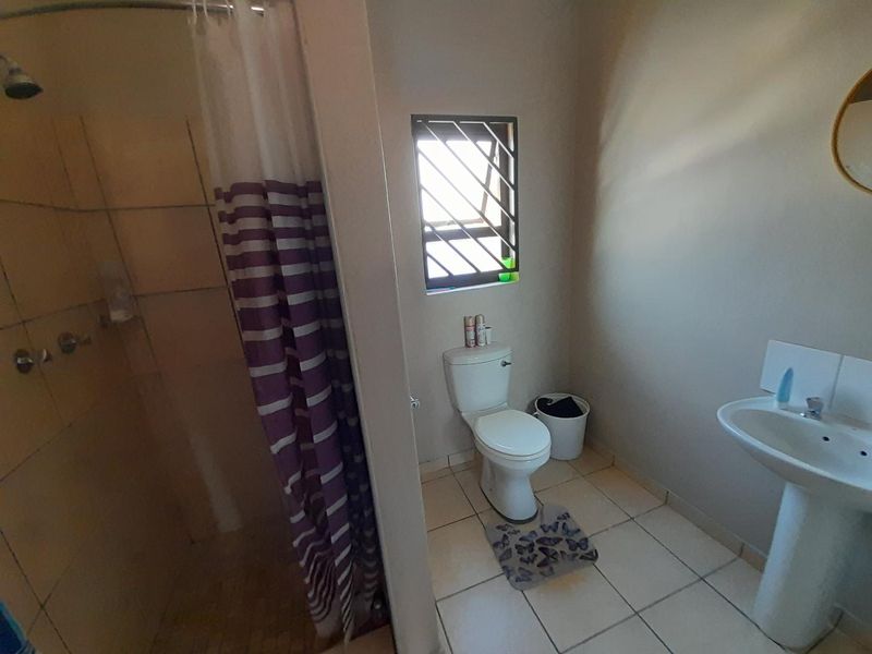 🏡 Exquisite 3 Bedroom Duplex For Sale - Photo 9