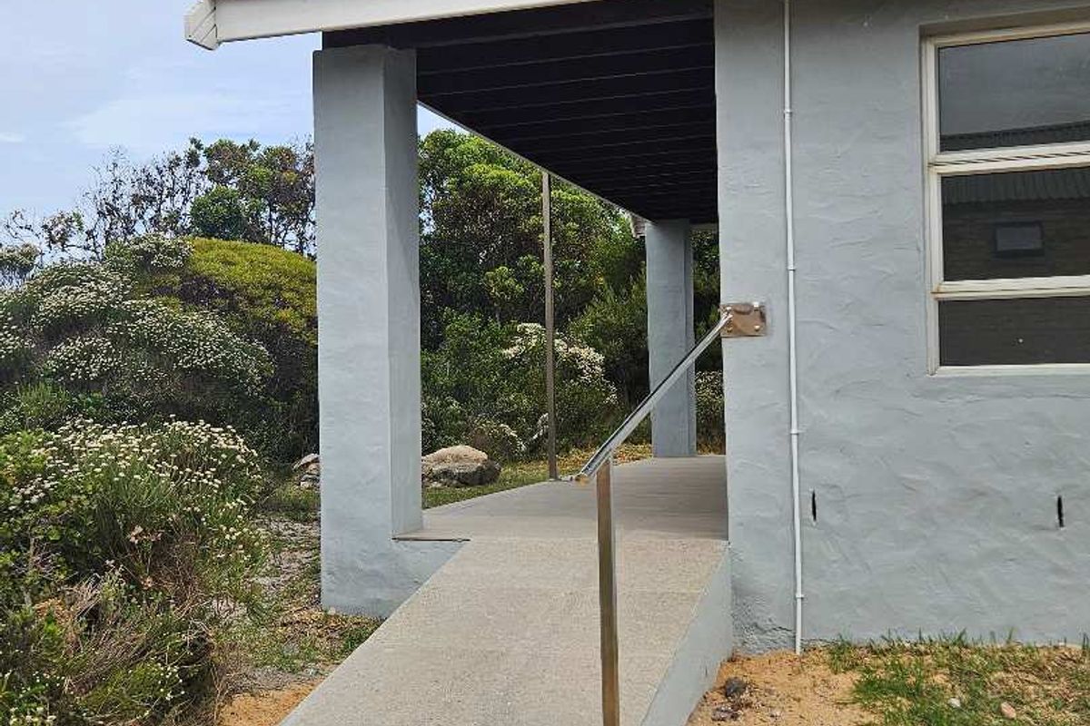 4 Bedroom house long term to rent in Bettys Bay - Photo 2