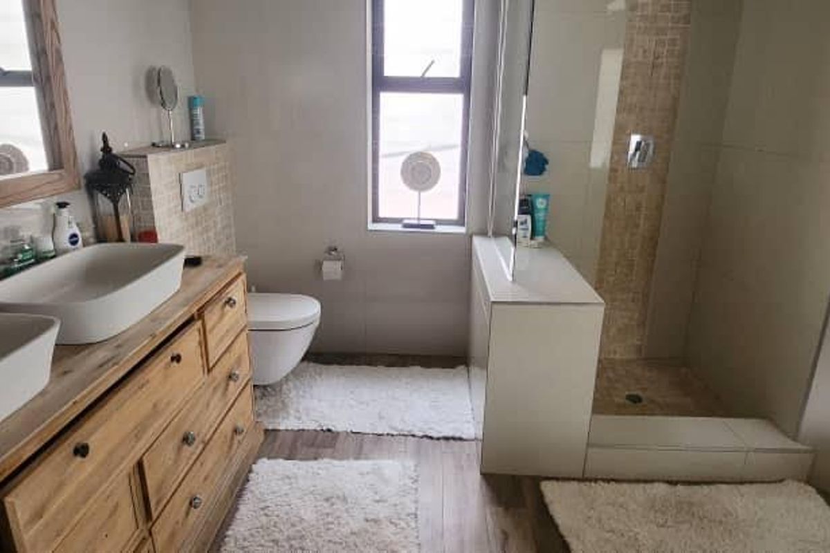 In a quiet street, with views on the mountains - Photo 5