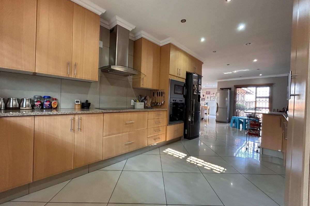 An Exceptional Residence in New Redruth - Photo 5