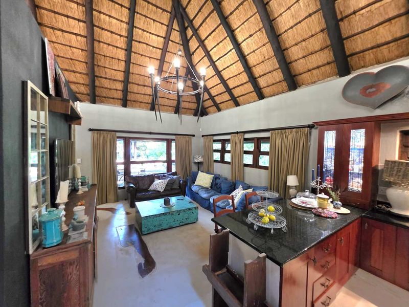 African-Lodge Lifestyle in Kloof Golf Course SRA – Unique, Luxurious and Exceptionally Well-Located - Photo 6