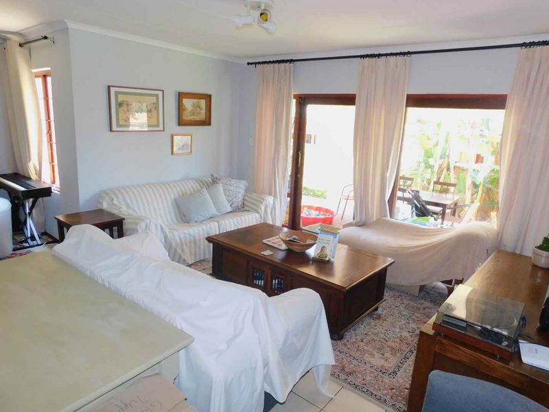 3 Bedroom freehold cluster for sale in Douglasdale - Photo 2