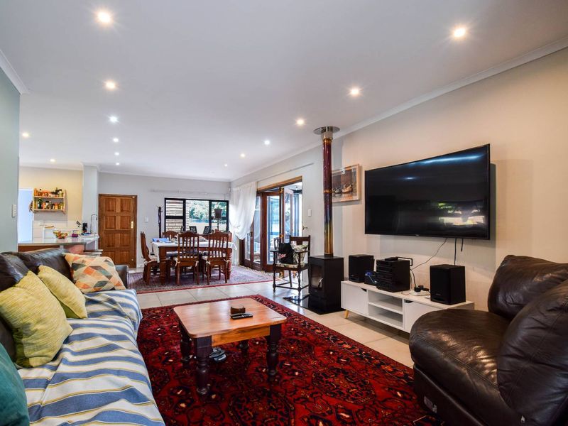 Sleek, modern duet with fine finishes - Garsfontein - Photo 9