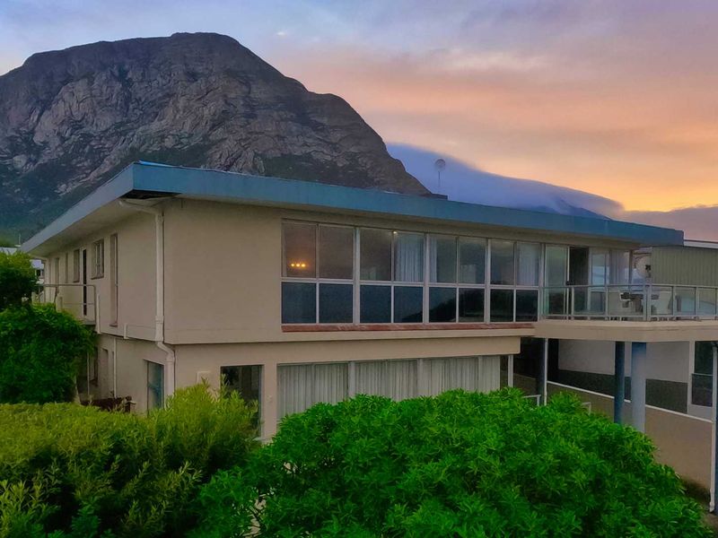 Prime Coastal Escape - Photo 10