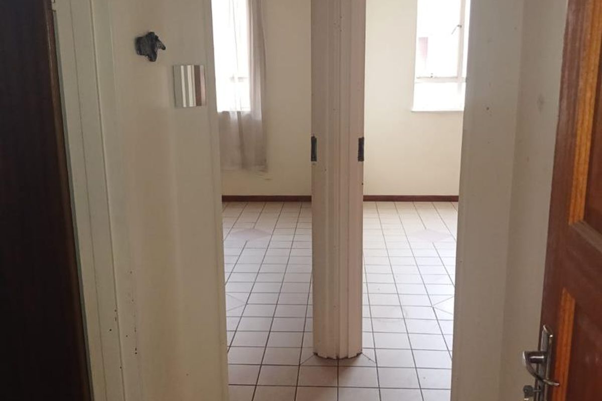 ROOM TO RENT IN SHARED APARTMENT - Photo 3