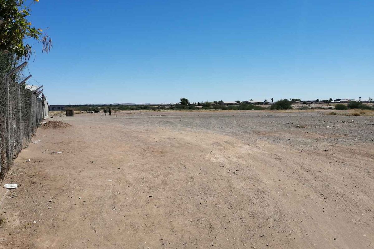 WELL-LOCATED LARGE RESIDENTIAL ERF FOR SALE IN MARIENTAL - Photo 2