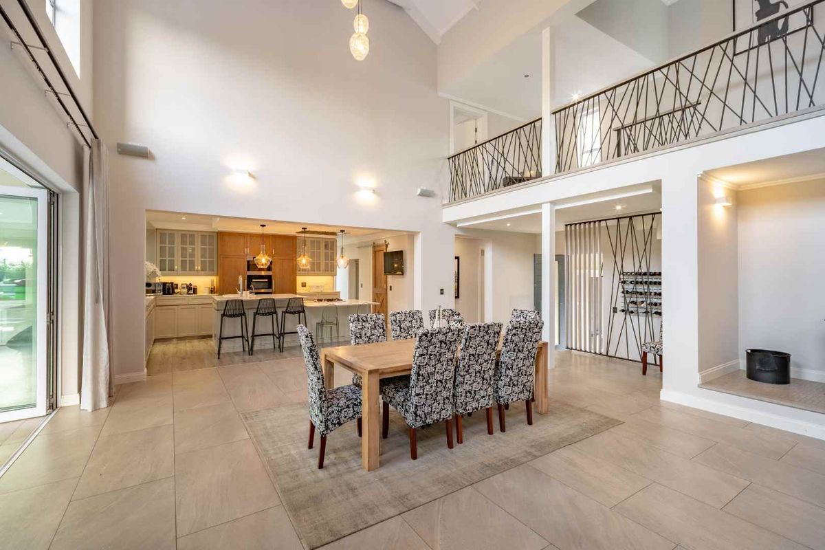 Luxury Greenbelt Home in Steyn City - Photo 2