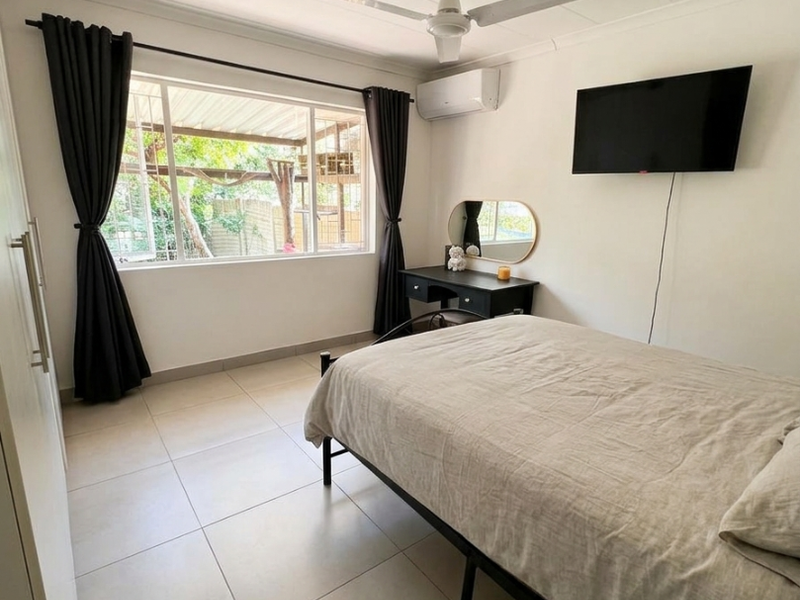 Hendra - Modern Simplex to rent in Glen Hills - Photo 3