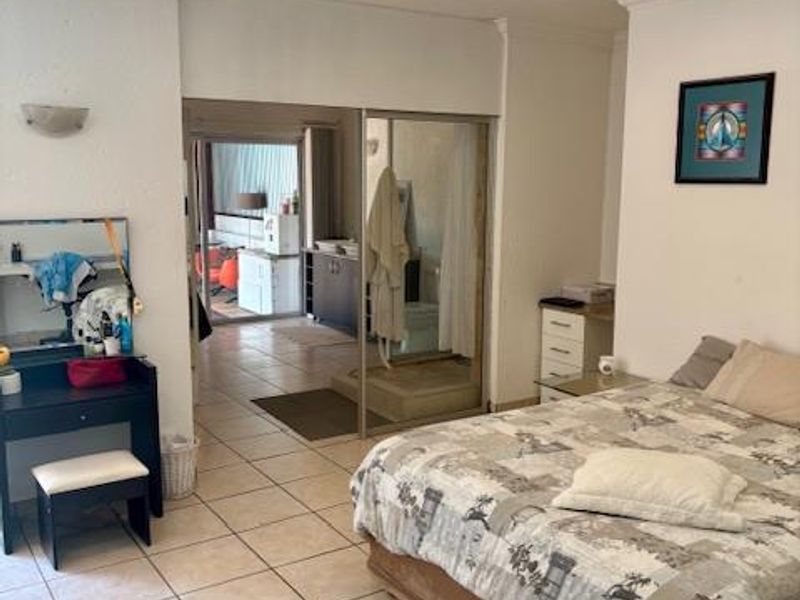 Own a lifestyle in soon to be boomed-off  Waterkloofridge residential area. - Photo 5