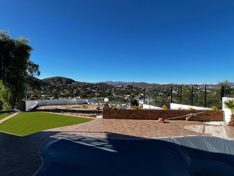 Luxury Living | Corporate Housing | Guesthouse Potential - Photo 3