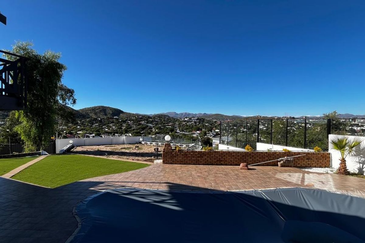 Luxury Living | Corporate Housing | Guesthouse Potential - Photo 3