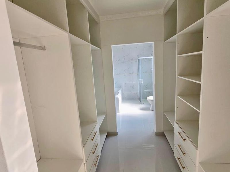 3 bedroom house in Ondangwa Extension 16 for Sale - Photo 4