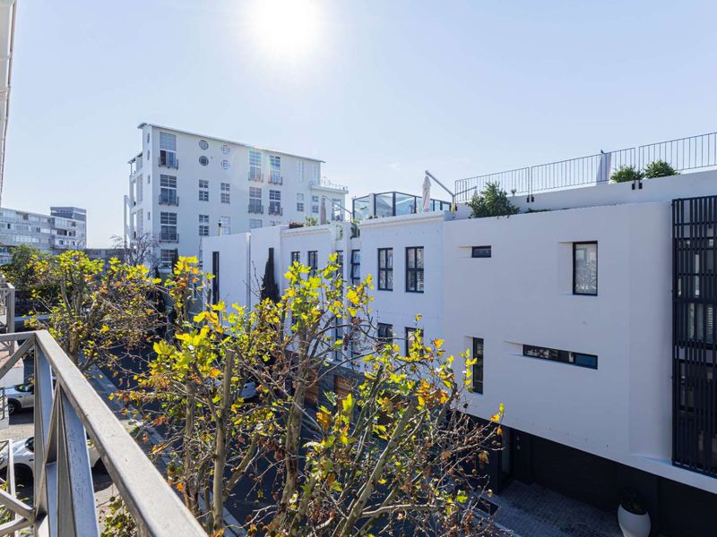 Investor Alert: Airbnb-Friendly Pad in Trendy De Waterkant - Photo 9