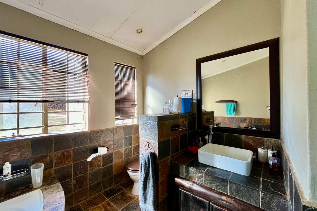 Country Living Meets City Convenience: Exceptional Mnandi Smallholding - Photo 5