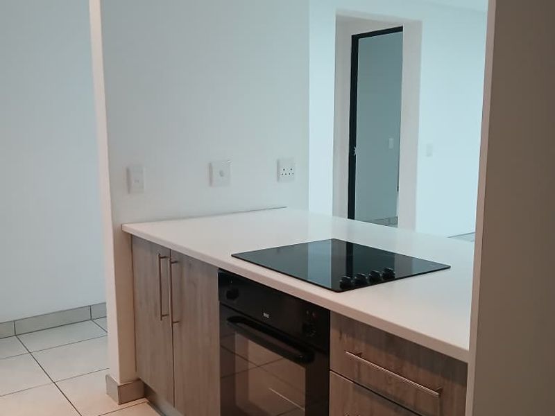 Stunning Lock-up-and-Go, perfect for starting couples or empty nesters. - Photo 5