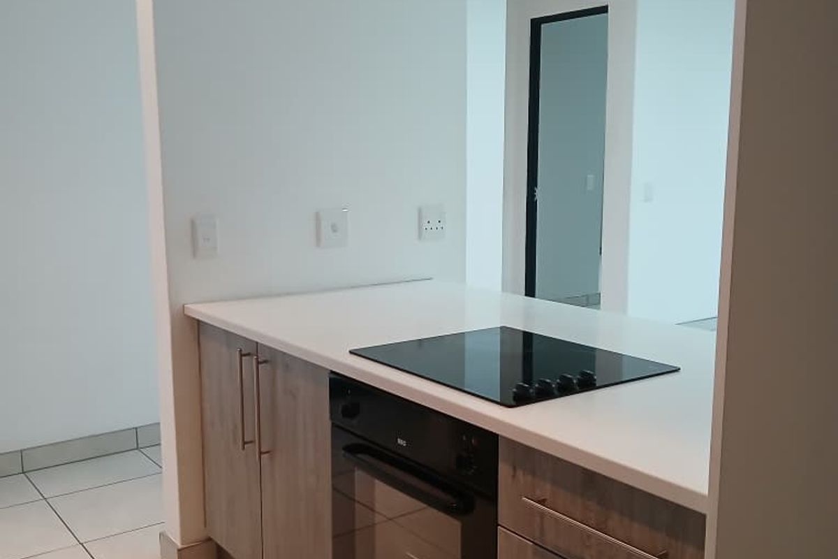 Stunning Lock-up-and-Go, perfect for starting couples or empty nesters. - Photo 5