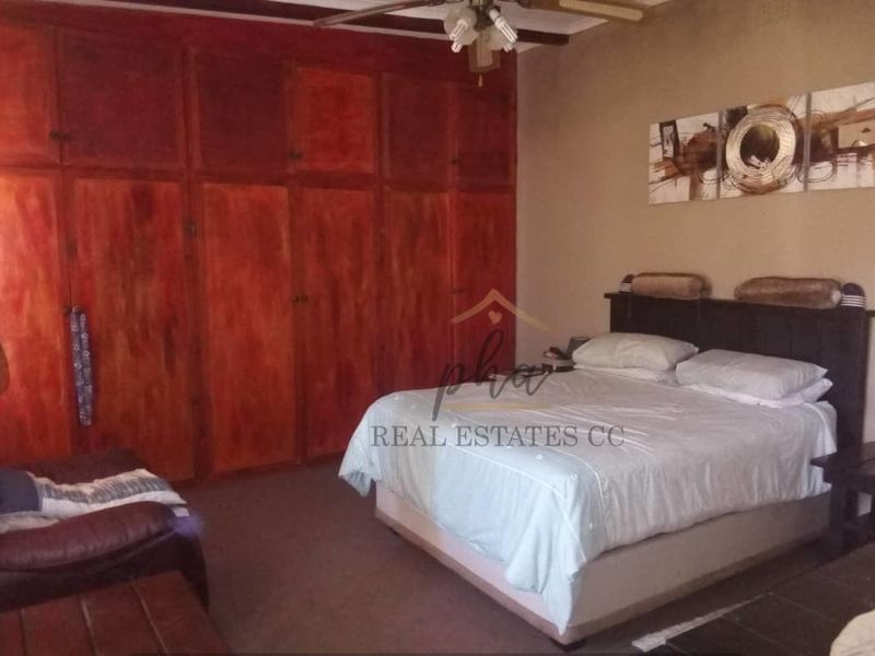 2 Bedroom House with 2 bedroom flat for sale in Walvis Bay selling for N$1 995 000.00 - Photo 3