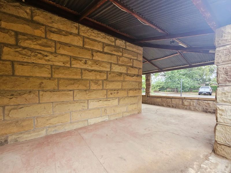 Minutes From The Best Schools, Shops And Everything Else - Photo 6