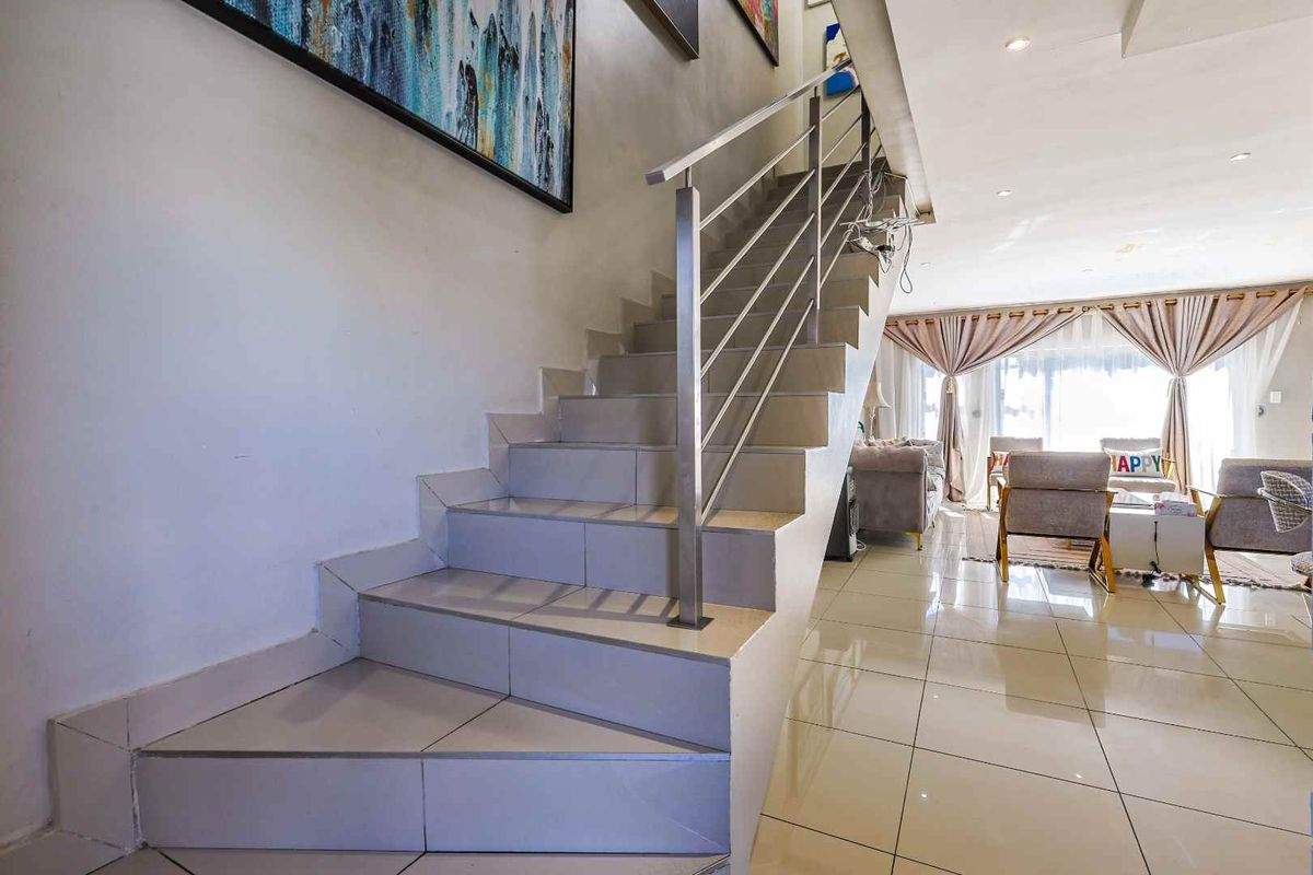 Embrace a Modern Lifestyle - Photo 4