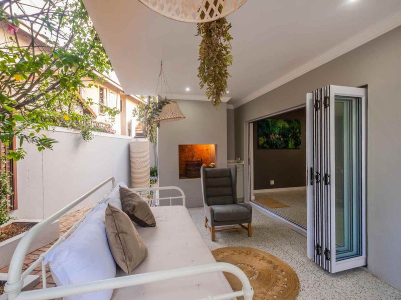 Exceptional Family Home with Superior Finishes - Photo 8