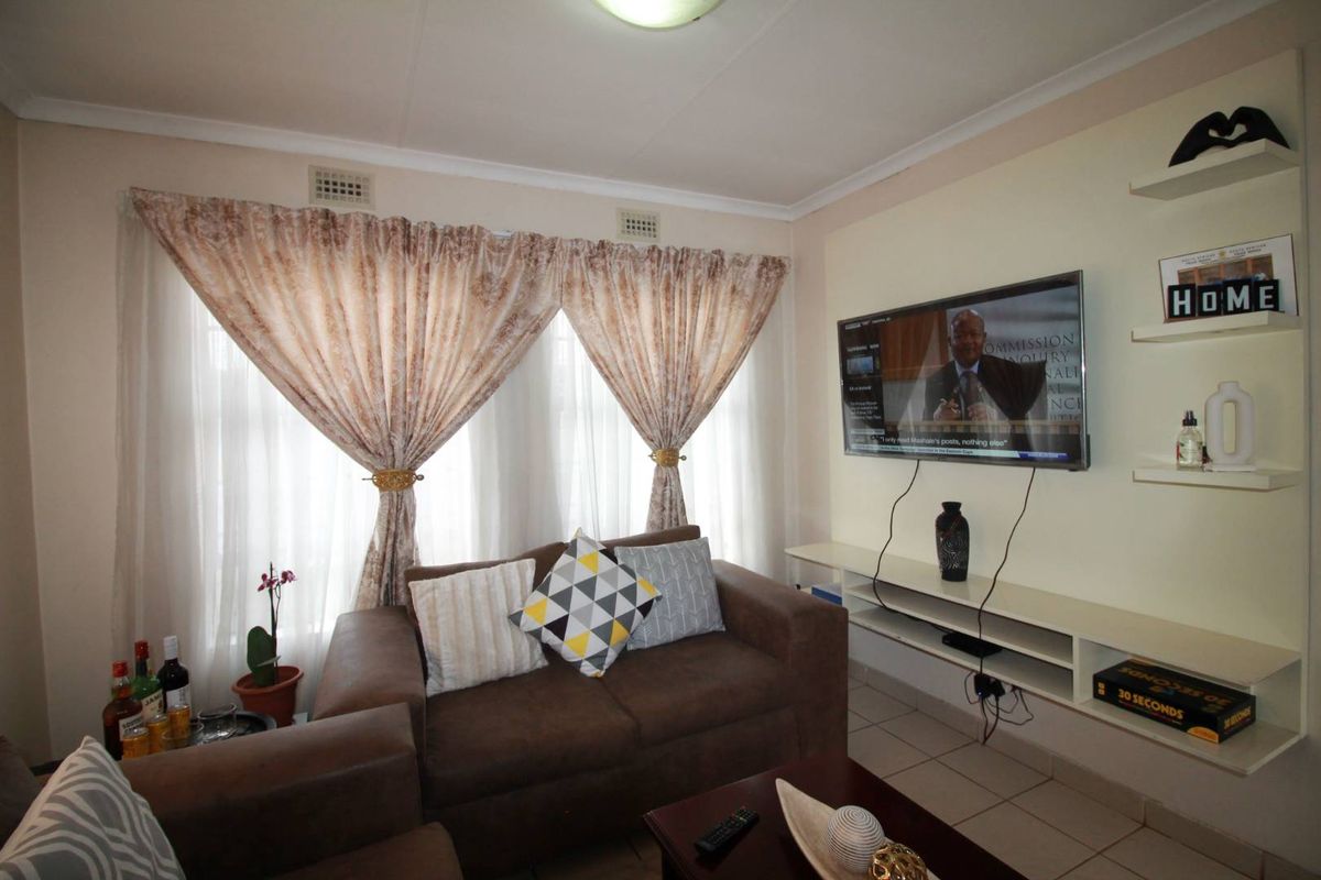 3 Bedroom house for sale in Clayville, Midrand Village Estate - Photo 5