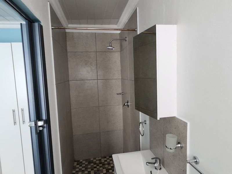Awesome Apartment now available. - Photo 8