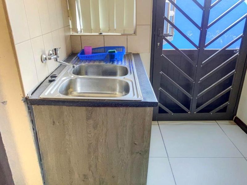Spacious 3-Bedroom Corner Home in Tamariskia Ext 3 - Photo 8