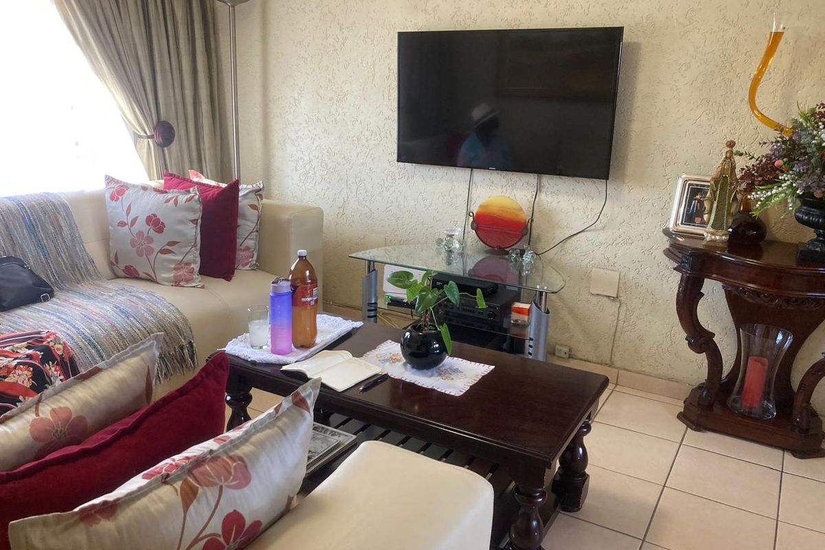 Beautiful 3 bedroom apart for sale a Jabulani - Photo 3