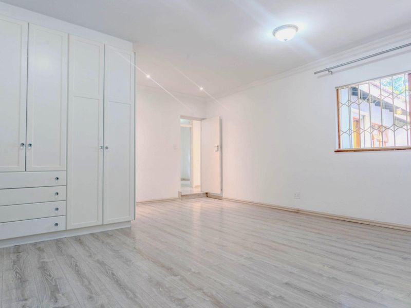 Modern, 5 Bedroom, 4 Bathroom, Family Home - Photo 5