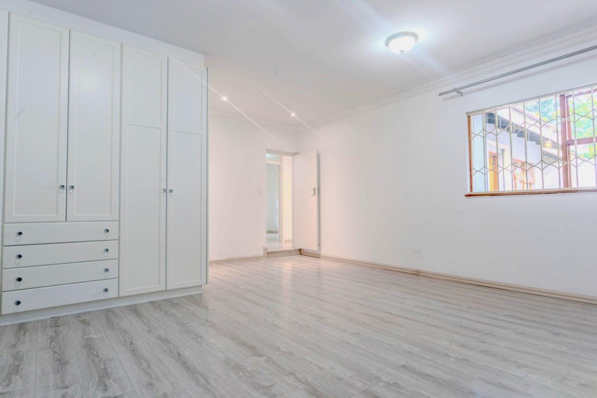 Modern, 5 Bedroom, 4 Bathroom, Family Home - Photo 5