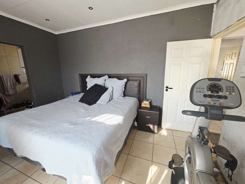 2 Bedroom House For Sale in Tsakane - Photo 4
