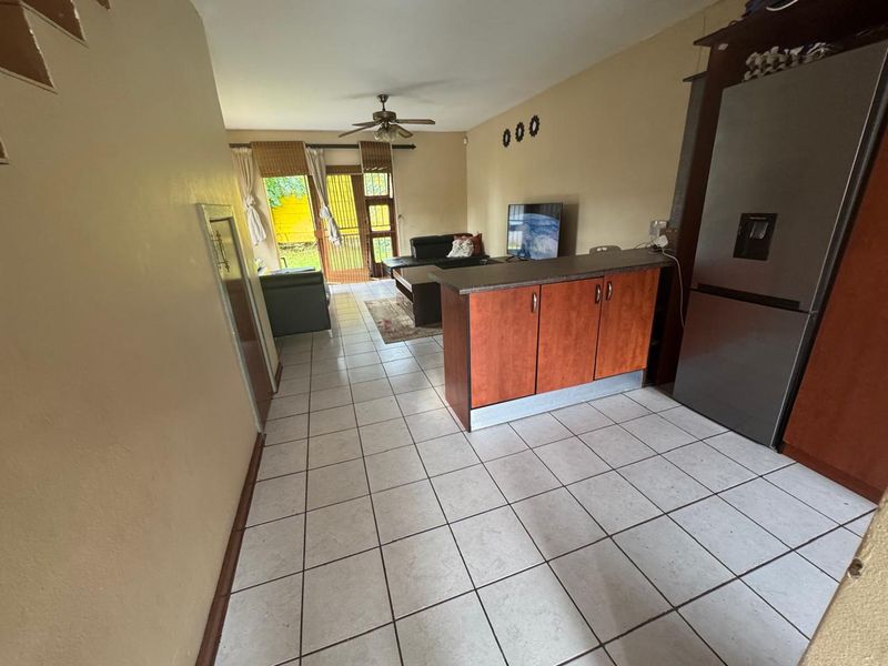 For Sale 2-Bedroom Duplex in Fontainebleau Randburg - Photo 3