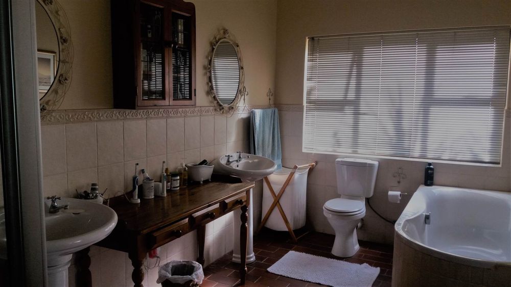 Well-Appointed Bathroom (3 Bathrooms in the House)