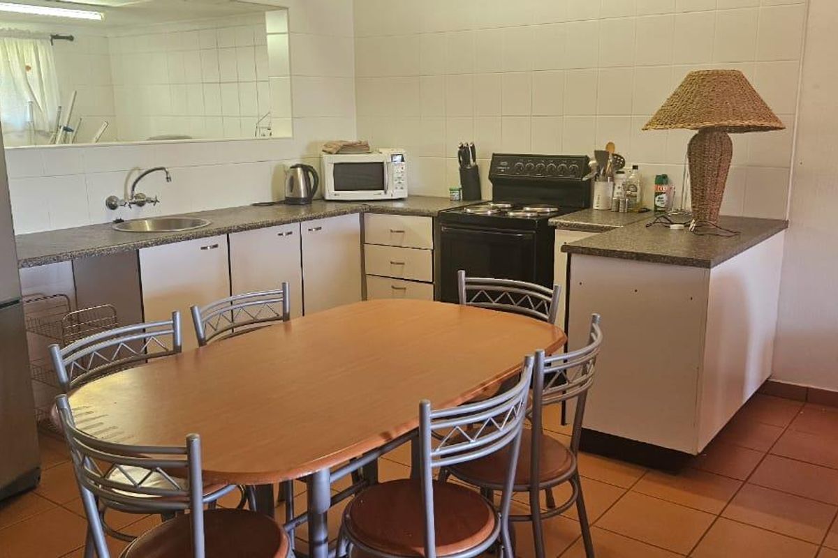 The Ideal Fully Furnished Coastal Escape – Three-Bedroom Holiday Home in Port Edward - Photo 5