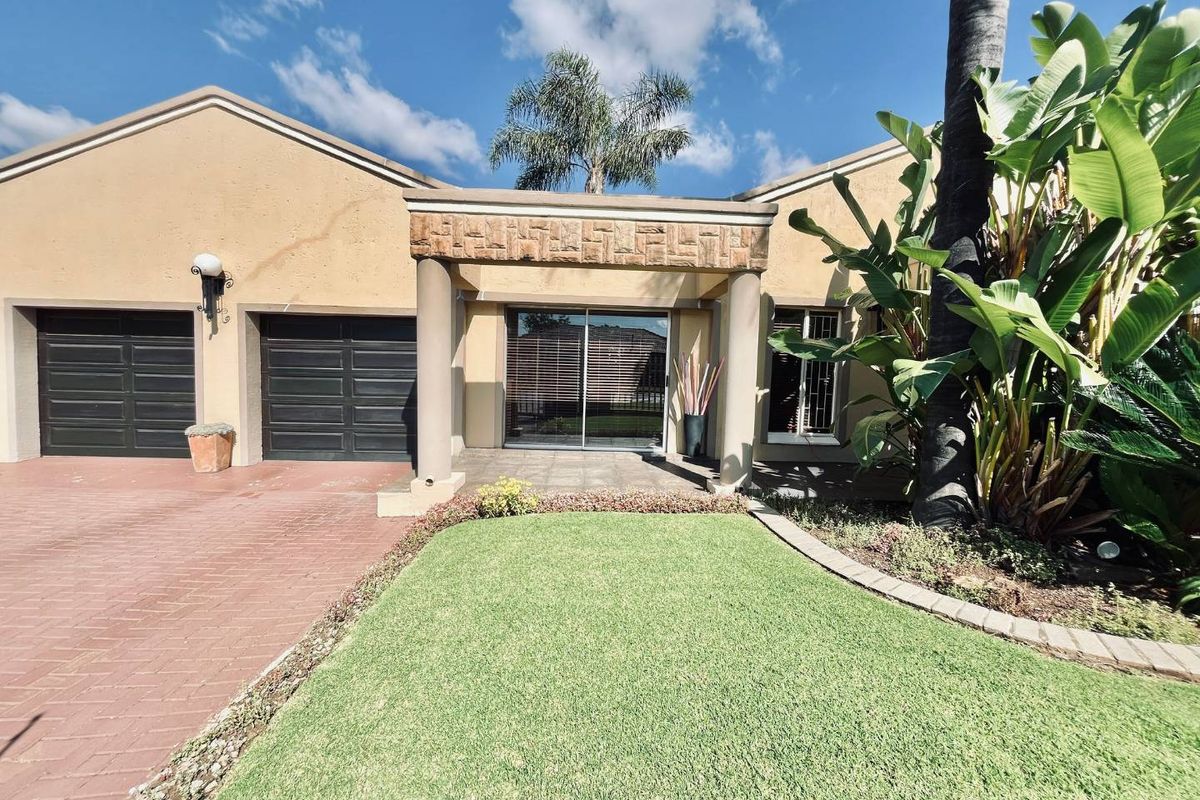 A jewel of a house in Boksburg South, located in a quiet area with no pedestrian traffic - Photo 4