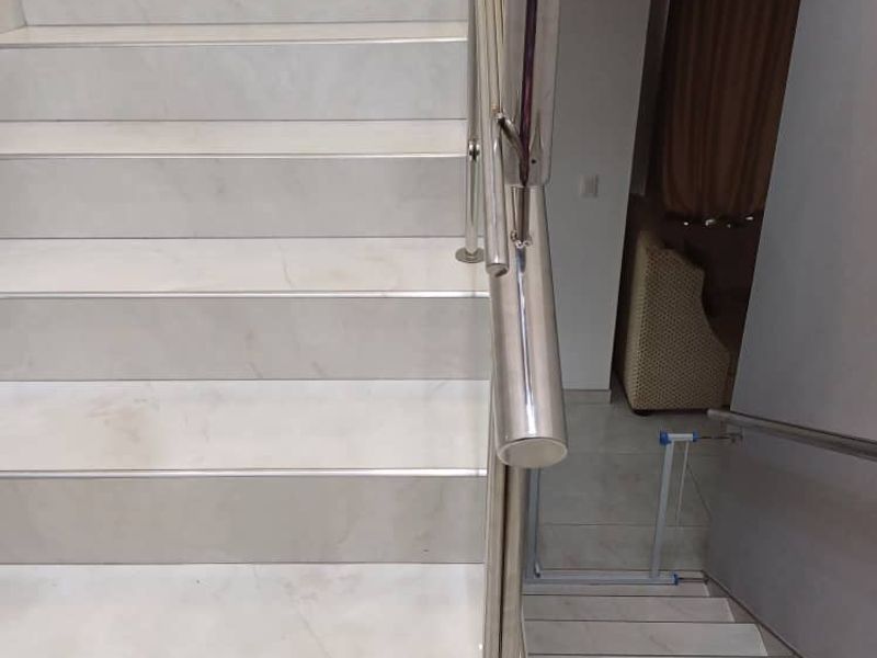 MODERN SPACIOUS 5 BEDROOM HOUSE FOR SALE IN HENTIESBAY - Photo 10