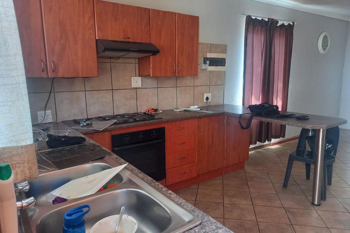 FOUR BEDROOM STAND ALONE HOUSE AVAILABLE IN ORCHARDS . - Photo 3